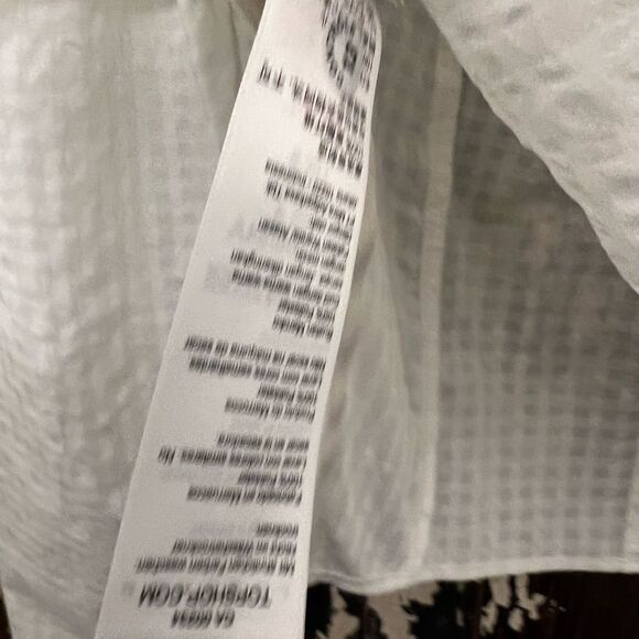 NWT women’s TopShop size 4 crop low v peasant top. - Picture 10 of 12